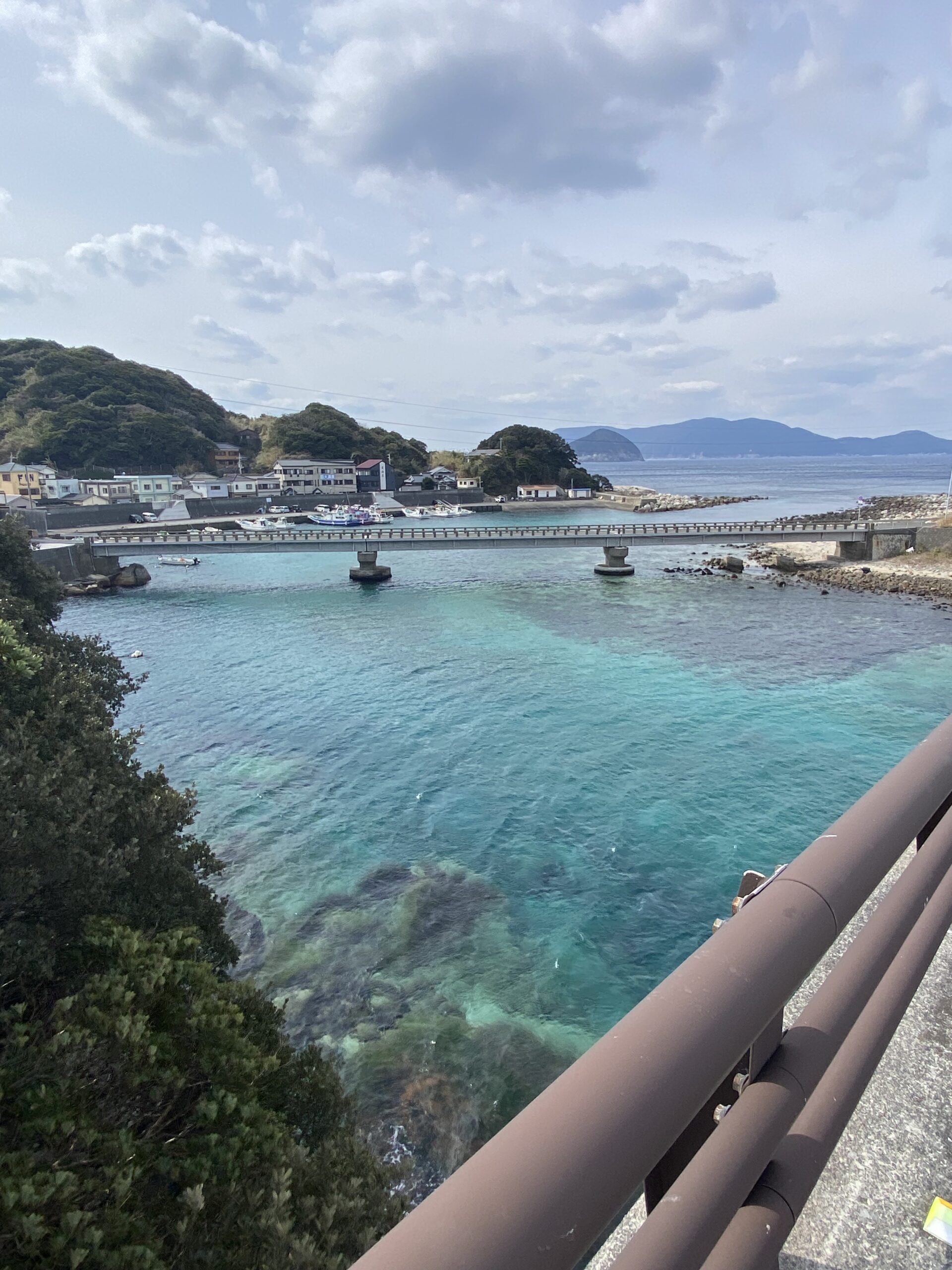 柏島の橋から撮った風景